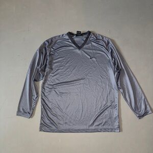 Nike Gray Long Sleeve Athletic Tee